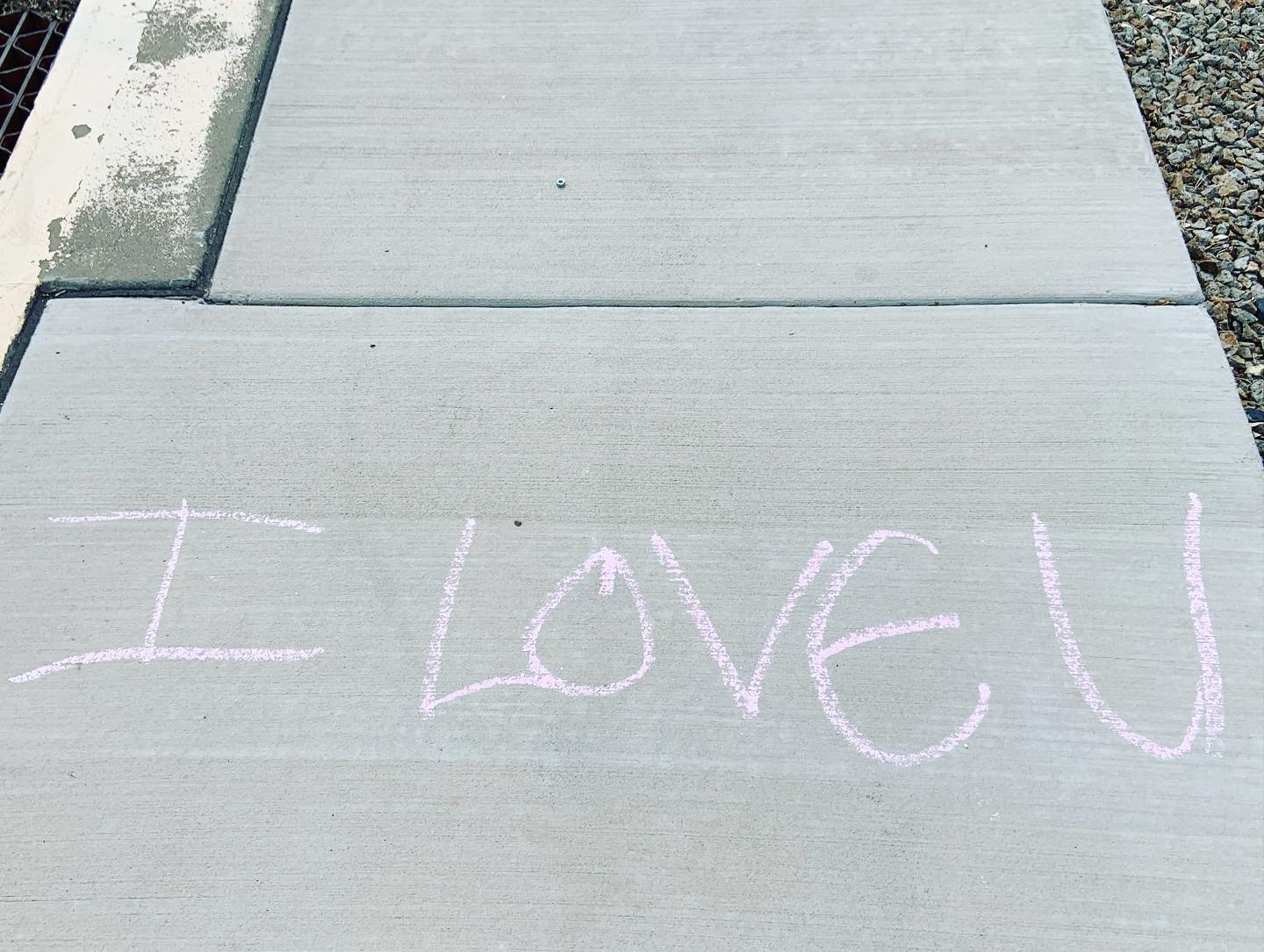 9AC4BF98-F250-4546-BBC9-B861857A3472